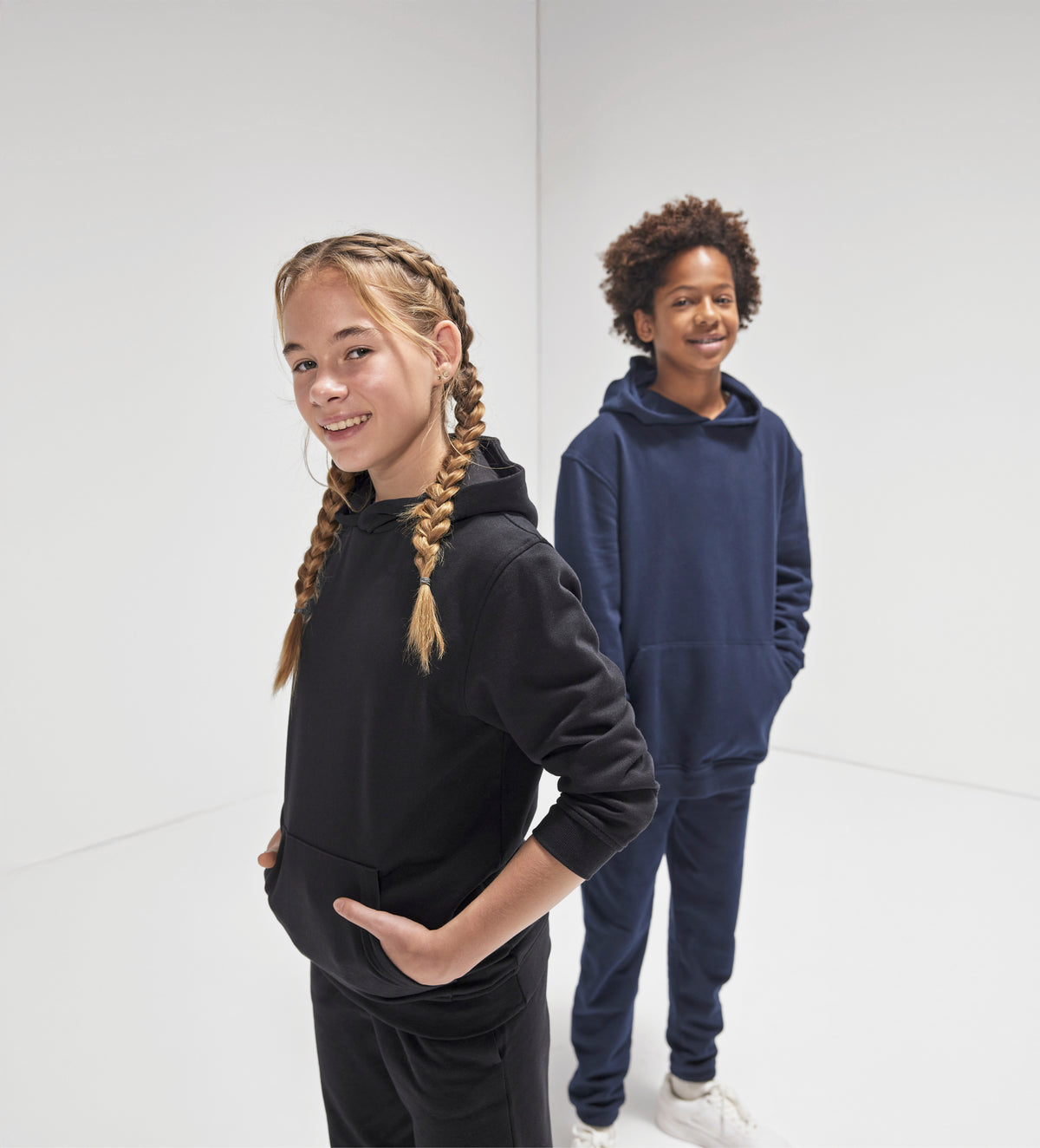 B&C Kids Hoodies ID.333 - 10 Farben